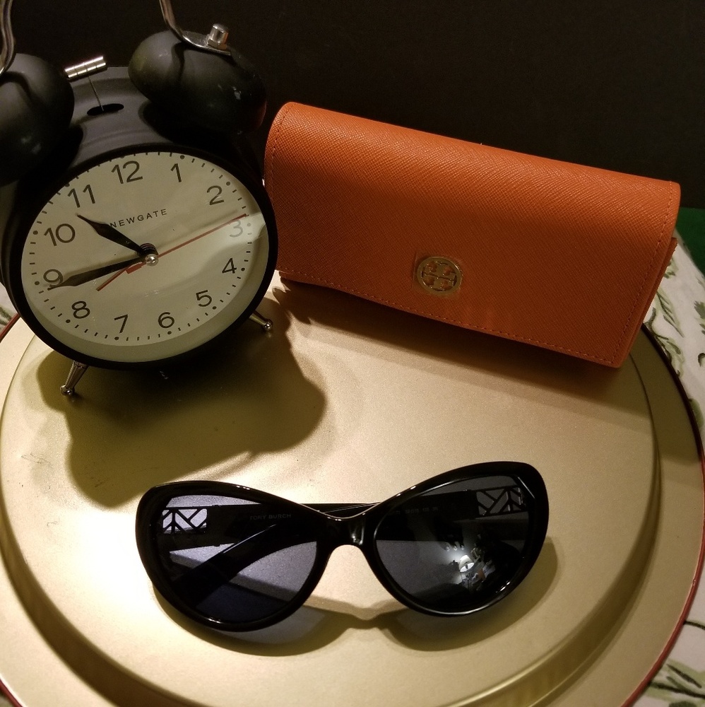 Tory burch sun glasses with case